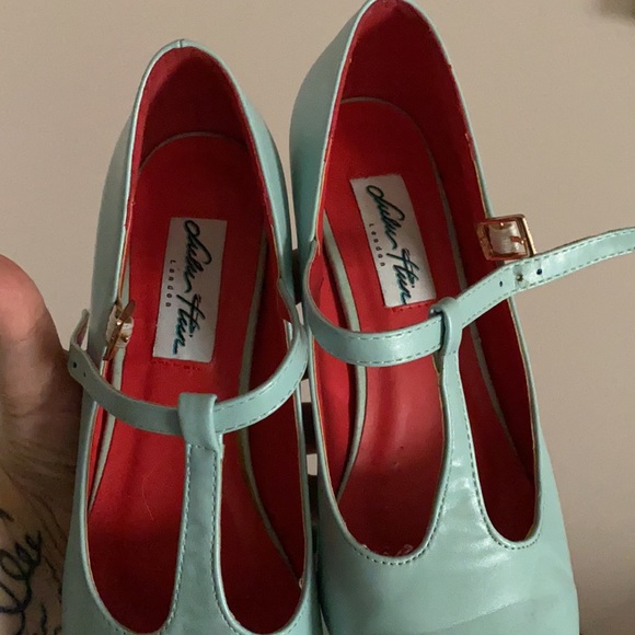 ❗️SOLD❗️ModCloth T-Strap Retro Maryjane Heels with Glitter Block Heel - Picture 4 of 5
